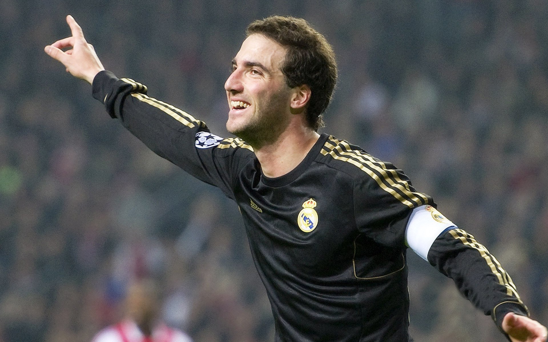 爱游戏智能平台-_星空中的瑜伽大会：在宇宙之下放松身心_，星空瑜伽馆